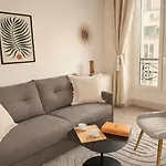 Marais Access - Premium Apartment For 4