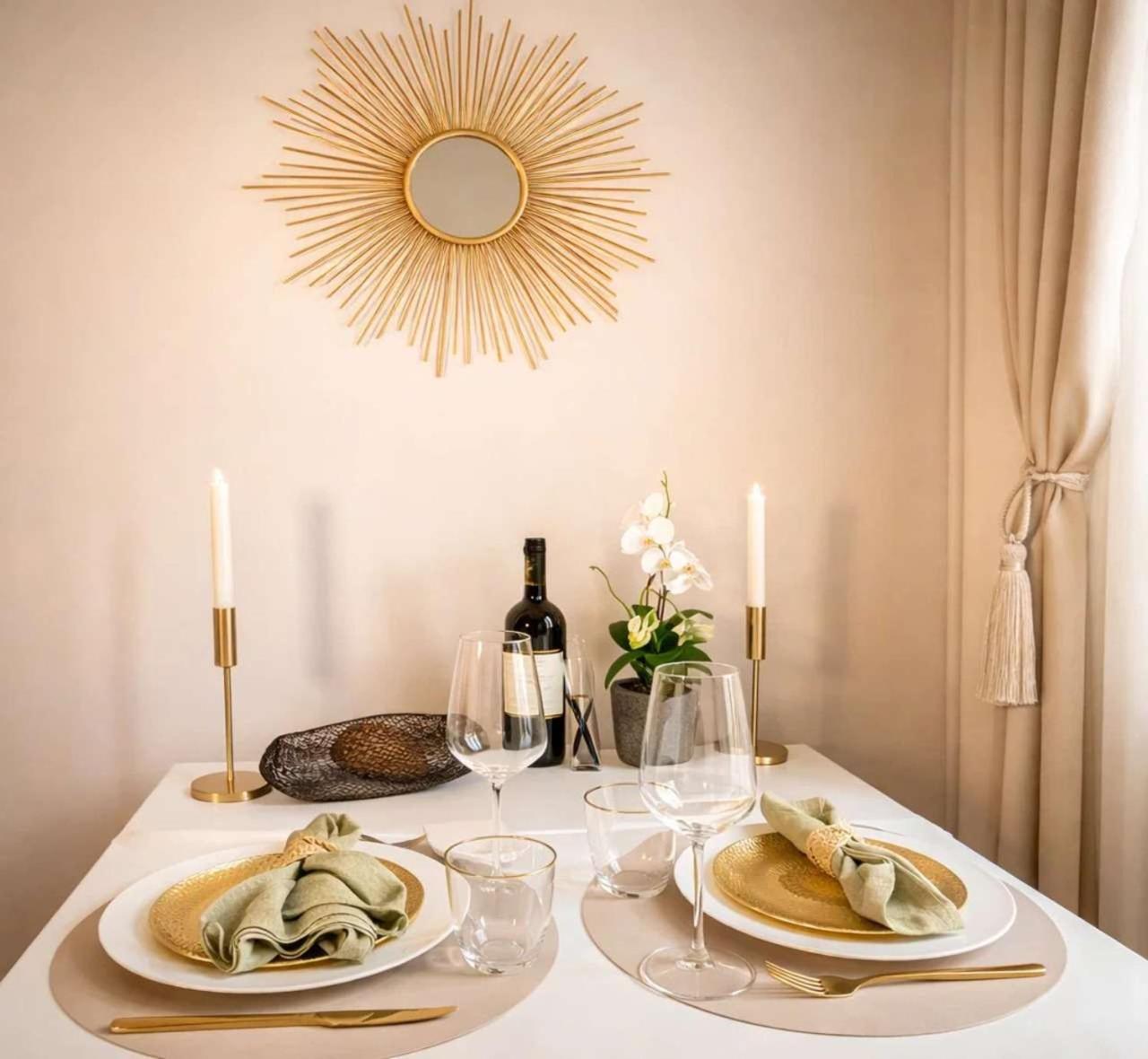 Marais Access - Premium For 4 *